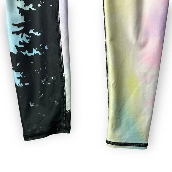 Teeki Northern Lights Pastel Skies Pine &  Reindeer Graphic Yoga Leggings M - Picture 6 of 9